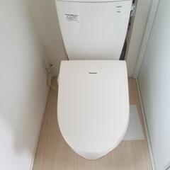 タンク付きトイレ　「便座パナソニック　便器TOTO」モデルルーム品　