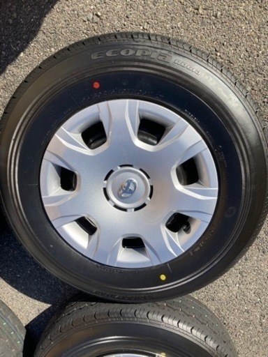 ハイエース200系純正タイヤホイルセット