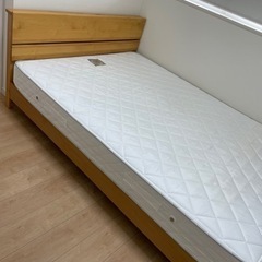 お話し中 ＊ 【本日限定】ダブルサイズフレーム＆マットレス の画像