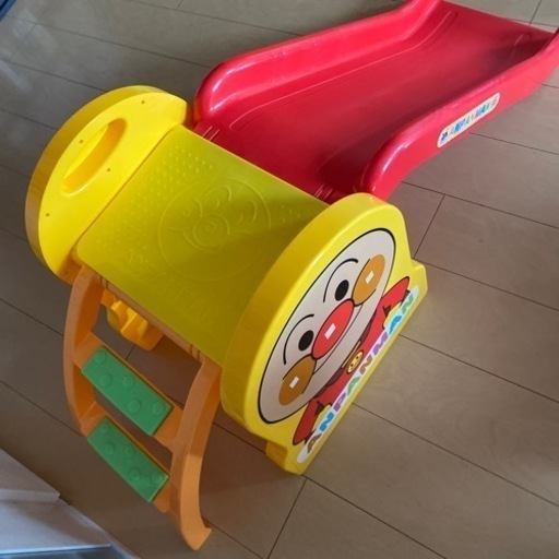 アンパンマン　滑り台
