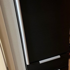 黒色の4ドア　4ドアの355L
