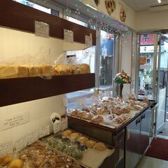 天然酵母パン、焼菓子の販売など（練馬駅前店）の画像