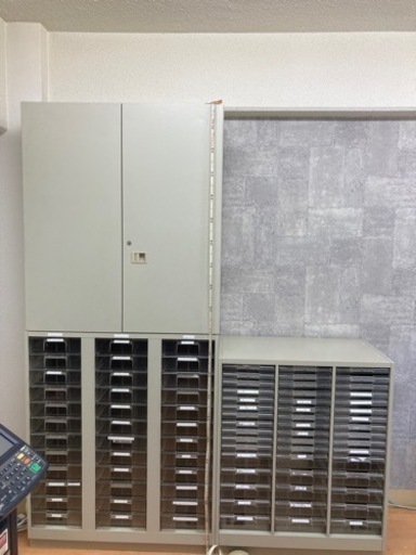 ◆【取引終了】書類キャビネット2個＋両開き収納キャビネット◆