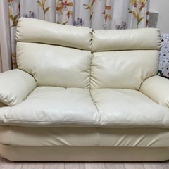 アイボリー　オットマン付きソファ