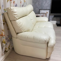 アイボリー　オットマン付きソファの画像