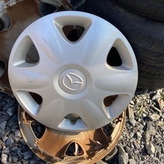 軽自動車のタイヤの画像