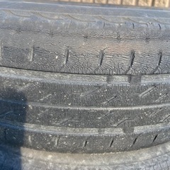 軽自動車のタイヤの画像