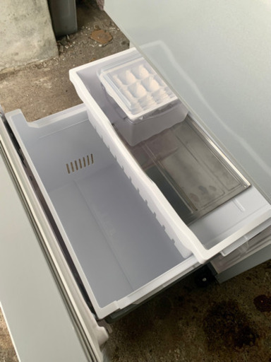 札幌市内配送無料 14年製 日立 HITACHI 3ドア冷凍冷蔵庫 265L R-27EV