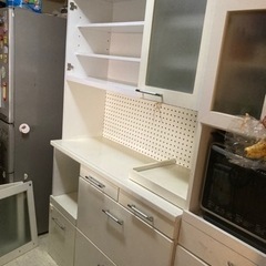 食器棚！分けて運搬出来ます！