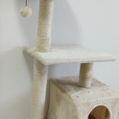 1,000円　アイボリーキャットタワー　お部屋に馴染みますの画像
