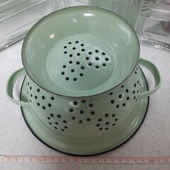 ザル　脚付き　ホーロー　アンティーク　取りに来ていただける方限定の画像