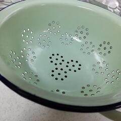 ザル　脚付き　ホーロー　アンティーク　取りに来ていただける方限定の画像