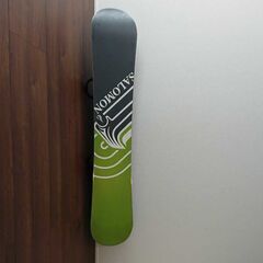 SALOMON スノーボードとビンディングの画像
