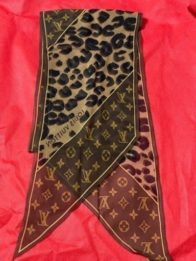 ルイヴィトン【 スカーフ･レオパード柄⠀】