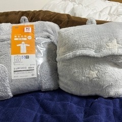 着る毛布　ニトリ
