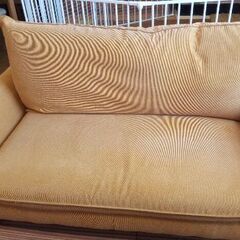 Nitoriで購入のオレンジソファ 4階エレベーター無し 取りに来てくれる方の画像