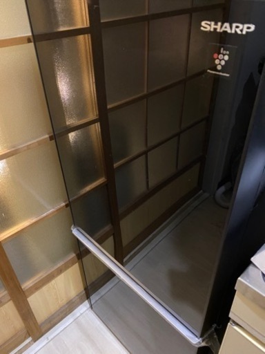シャープ SHARP ガラスドア 冷蔵庫 (幅48.0cm) 137L プラズマクラスター 両開き 2ドア (つけかえどっちもドア) 