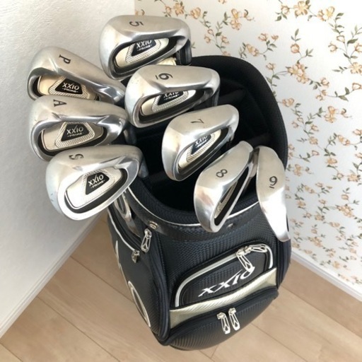 ゼクシオ キャディバッグ＆アイアン8本セット SP500