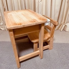【1月21日まで最終値引】木のおもちゃ収納用ラック（大和屋）と木の幼児用机&椅子の画像