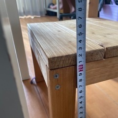 値下げしました。小さな白テーブルと手作り椅子二脚の画像