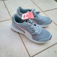 プーマ スニーカー 24cm 新品の画像