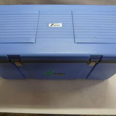 pluky　クーラー BOX　全長77㎝/奥行34㎝/高さ/34㎝/中古品・一部パーツ欠品有の画像