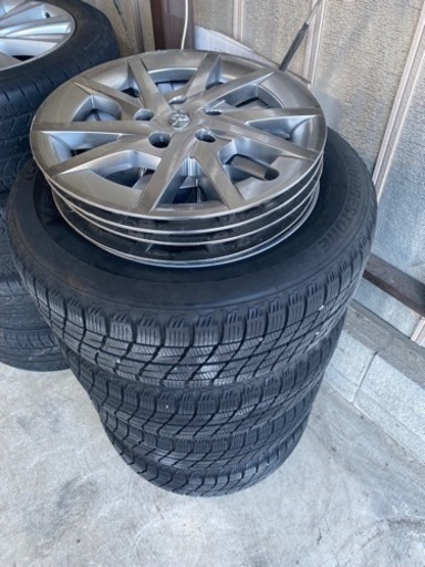 スタッドレスタイヤ　アルミホイール　トヨタ純正　205/60R16