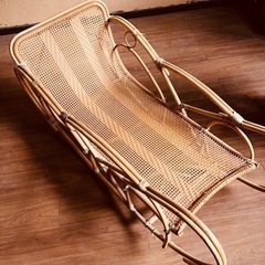 藤のロッキングベッド