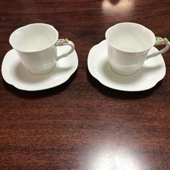 maruri マルリ　ボーンチャイナ　カップ&ソーサー２客セット