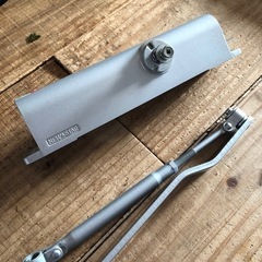 ドアクローザ　中古の画像