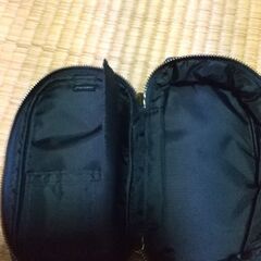 化粧ポーチ　紺色　未使用品の画像