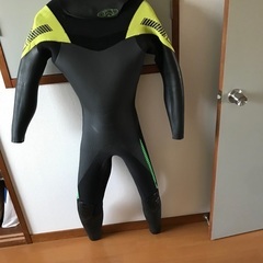 ウェーブウォーリアーズセミドライウェットスーツ