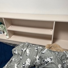 22日引き取り限定 ベッドフレーム ＋学習机 説明文改めました。写真掲載しました。の画像