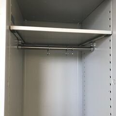 ★事務機のOKAMURAのスチールロッカー・比較的幅が狭くコンパクトです！の画像