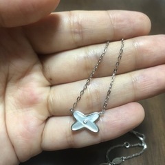 韓国土産のピアス、ネックレスセットの画像