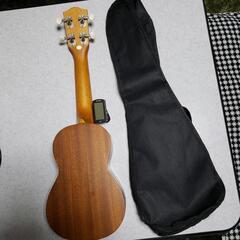 ウクレレ　楽器　飾りものでは有りません！の画像