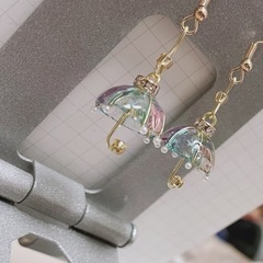 アンブレラ　傘　ピアス　耳　片耳　透け感　レトロ　夢かわいい　