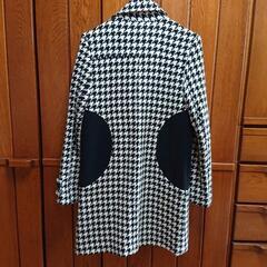 千鳥格子が可愛いクラシカルなチェスターコートの画像