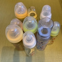 哺乳瓶9本差し上げます！