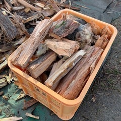 無乾燥　薪ストーブやキャンプなどに！の画像