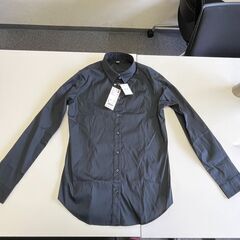 値下げ！！ユニクロ　紺　シャツ