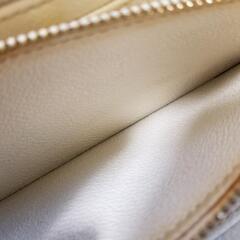 在宅ワーク💻　革製品の簡単なお直しや衣類の整理👝の画像