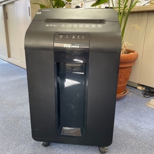フェローズ　（fellowes)  の100枚　シュレッダー