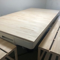 ビリヤード台BRUNSWICK (ブランズウィック) とテーブル&チェアーの画像