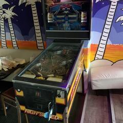 ピンボールマシン