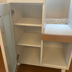 レンジ台兼食器棚の画像