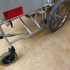 リクライニング付き車椅子　の画像