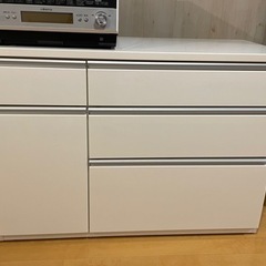 キッチンカウンター　食器棚