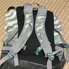 adidasのカバン中古品の画像