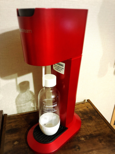炭酸水メーカー　ソーダストリーム　赤　ボトル1個付き